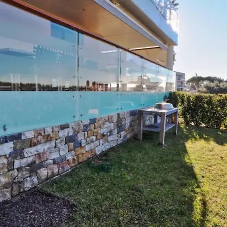 아파트 Big Private Terrace And Garden -direct Access Pool *